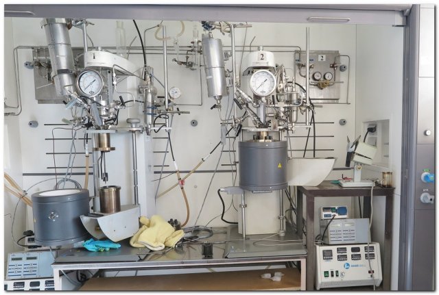 Continuous Stirred-tank Reactor (CSTR) Parr 4547A
